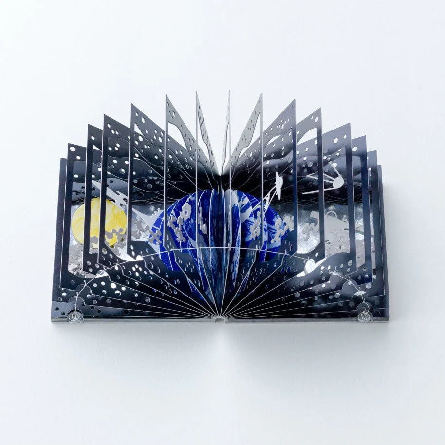 360° BOOK Earth and Moon / Seigensha - Image 5
