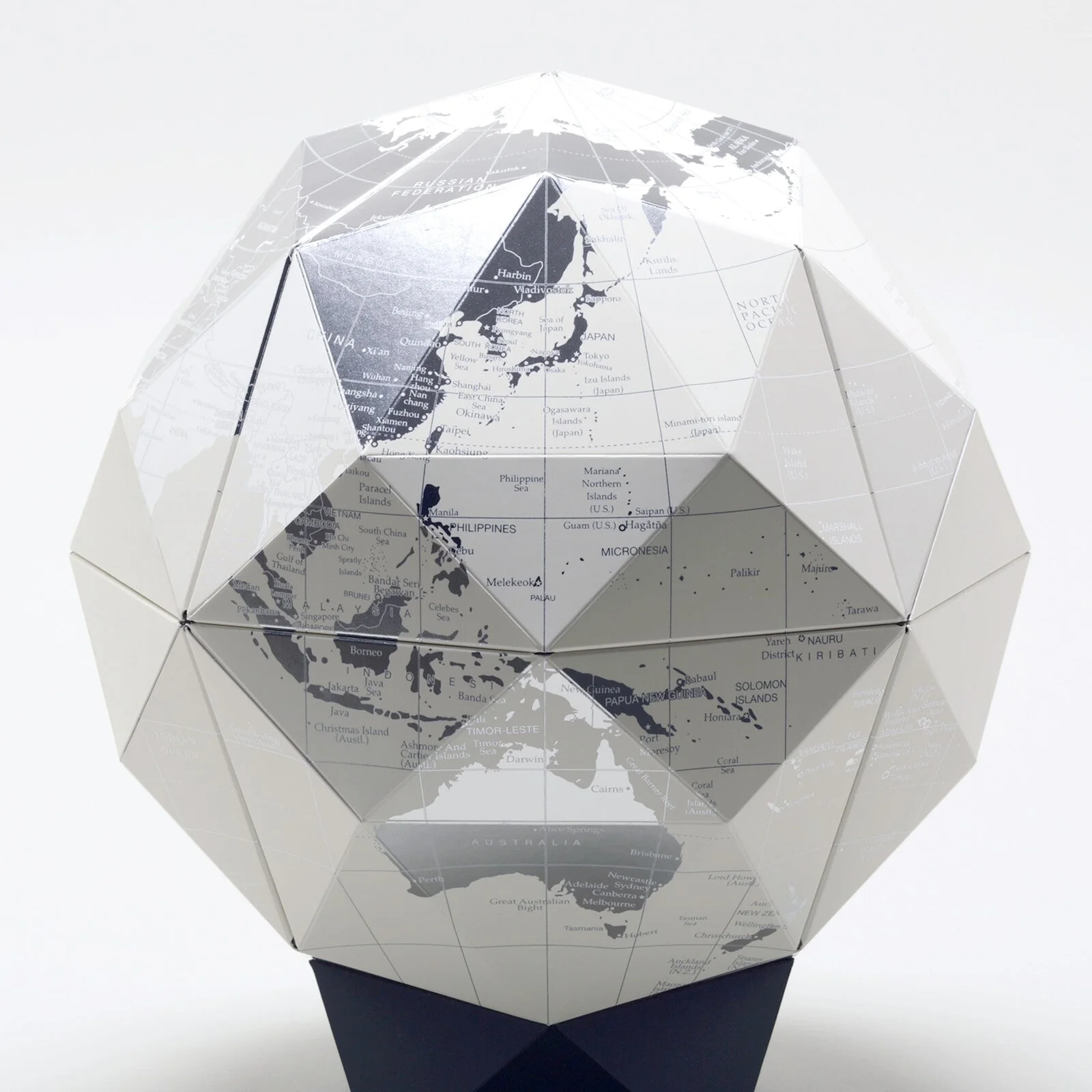 Geodesic Paper Globe Assembling Kit / Marumo Printing