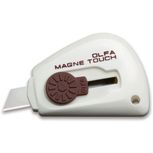 MagneTouch 2-Pack Safety Cutter / OLFA - Image 2
