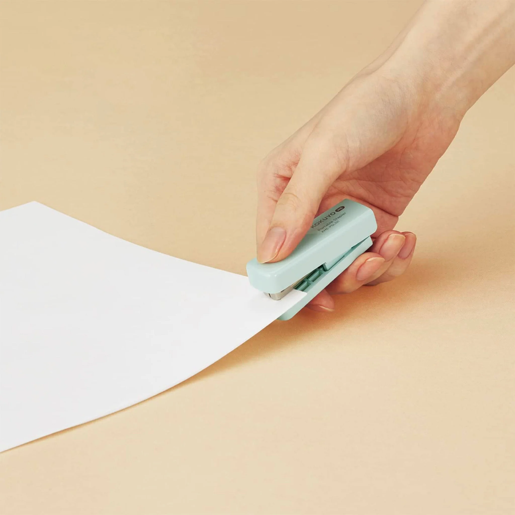 KOKUYO ME Portable Stapler / KOKUYO - Image 4