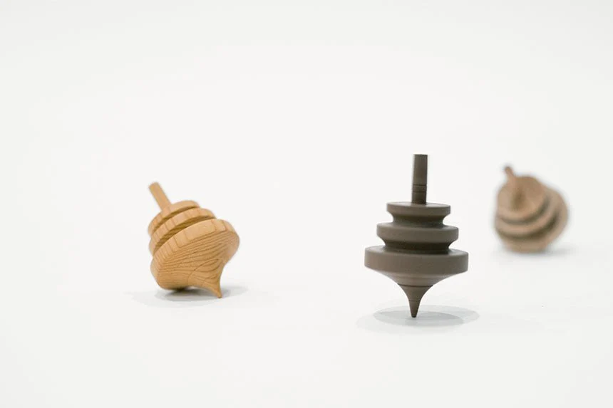 Wooden Spinning Top / TOUCH & FLOW - Image 4